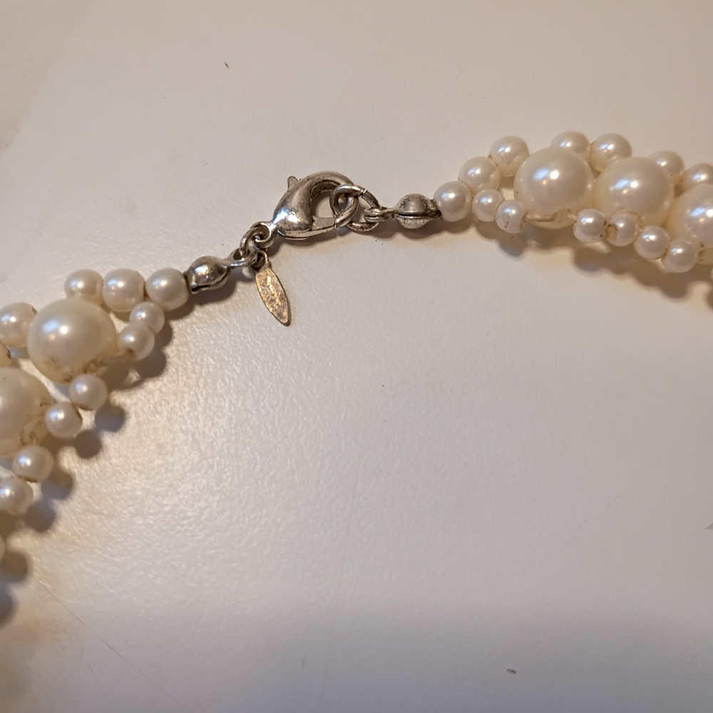 Vintage Avon Faux Pearl Necklace and Bracelet Set - Picture 6 of 10
